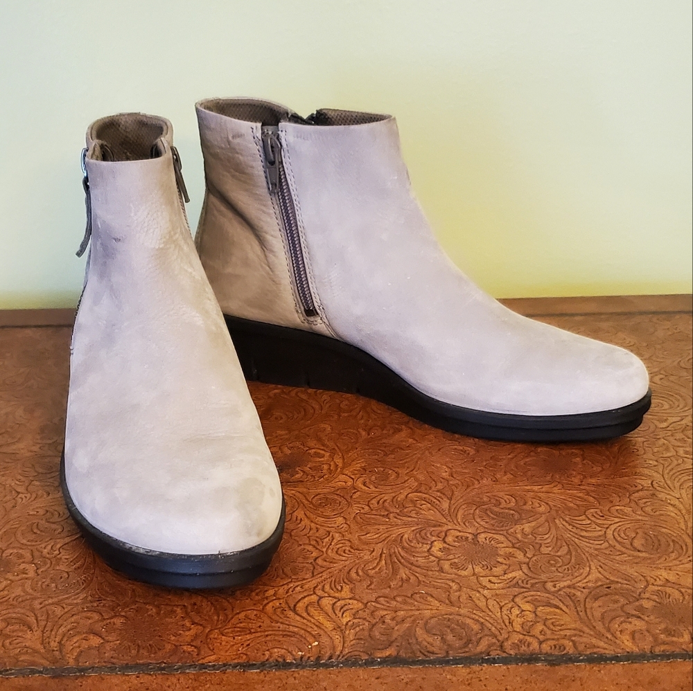ECCO Skyler Side Zip Ankle Boot